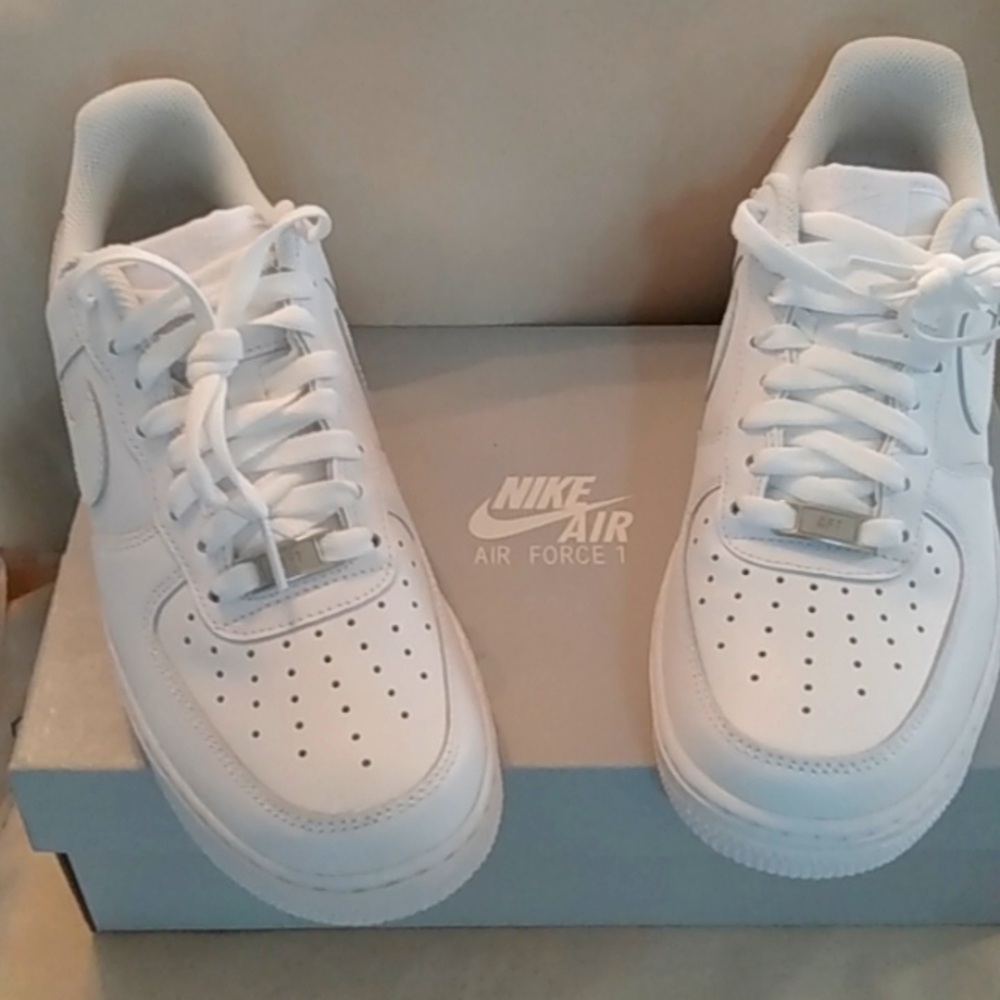 Women's Nike Air Force Ones 07 . Size 9.5